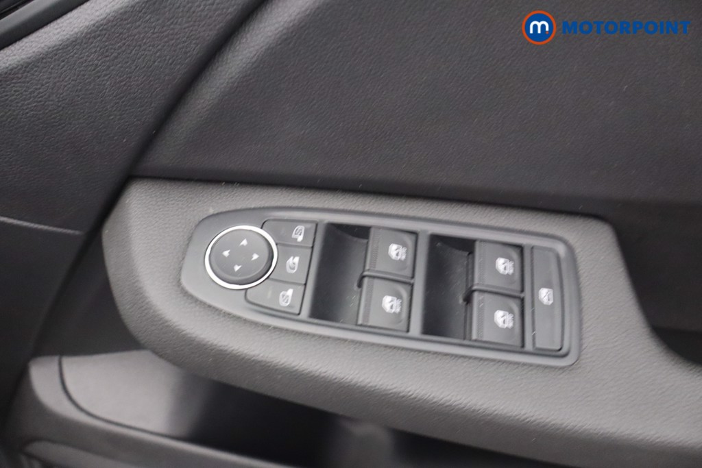 Renault Clio Evolution Manual Petrol Hatchback - Stock Number (1655938) - 9th supplementary image