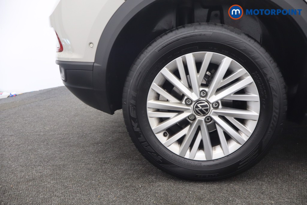 Volkswagen T-Roc Life Manual Petrol SUV - Stock Number (1657534) - 6th supplementary image
