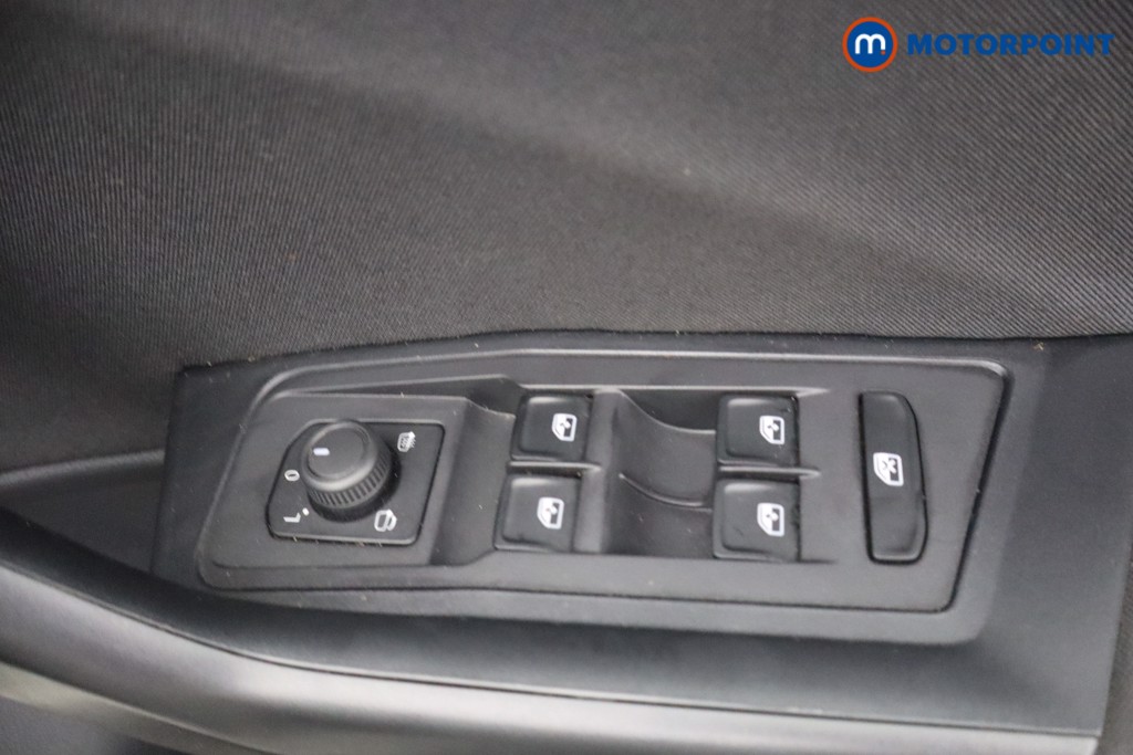 Volkswagen T-Roc Life Manual Petrol SUV - Stock Number (1657534) - 10th supplementary image