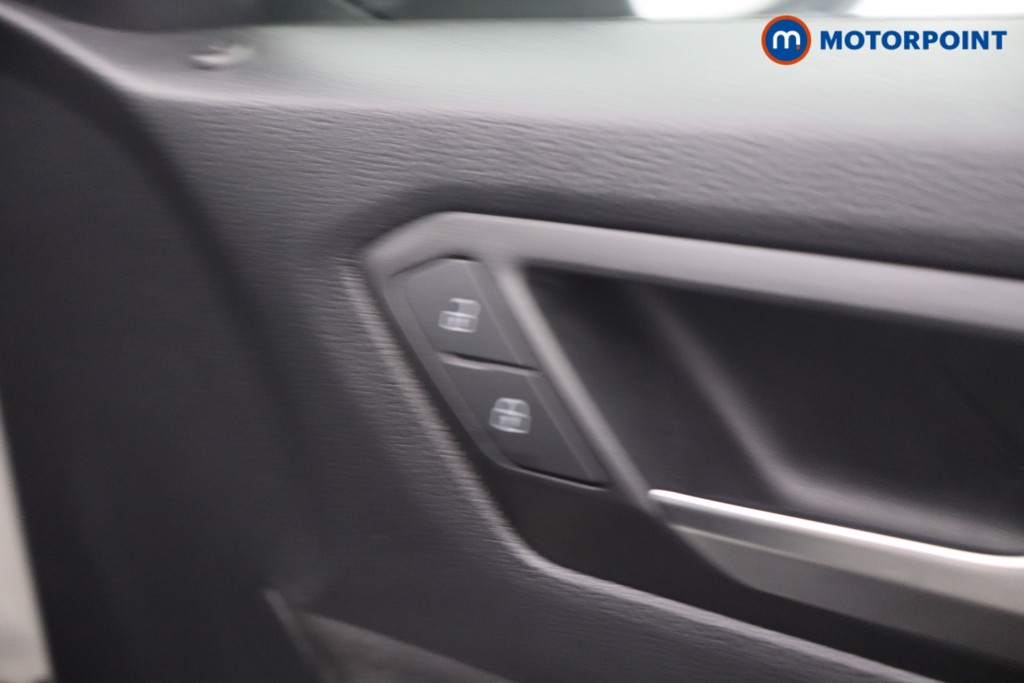 Volkswagen T-Roc Life Manual Petrol SUV - Stock Number (1657534) - 11th supplementary image