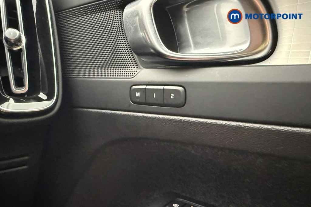 Volvo Xc40 Plus Automatic Petrol SUV - Stock Number (1658301) - 17th supplementary image