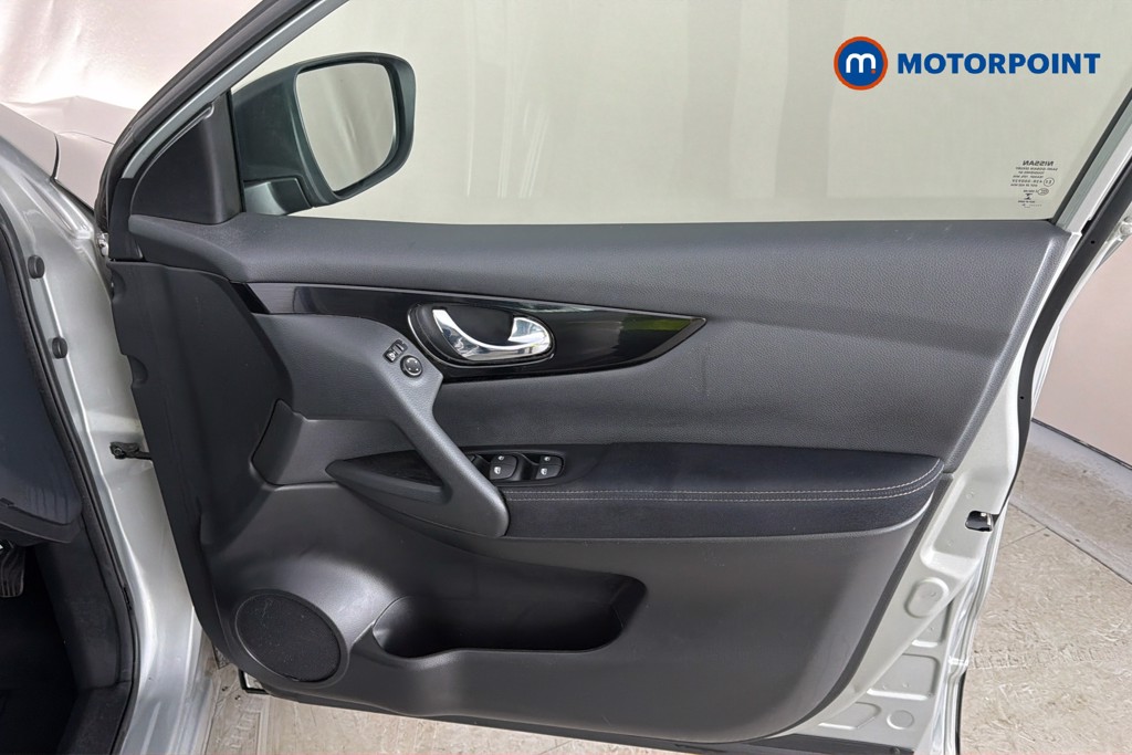 Nissan Qashqai Acenta Premium Manual Petrol SUV - Stock Number (1659462) - 19th supplementary image