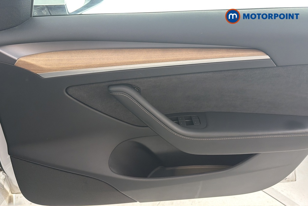 Tesla Model 3 Long Range Automatic Electric Saloon - Stock Number (1659727) - 18th supplementary image