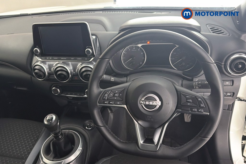 Nissan Juke N-Connecta Manual Petrol SUV - Stock Number (1660068) - 2nd supplementary image
