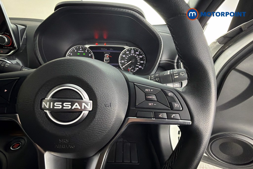 Nissan Juke N-Connecta Manual Petrol SUV - Stock Number (1660068) - 4th supplementary image