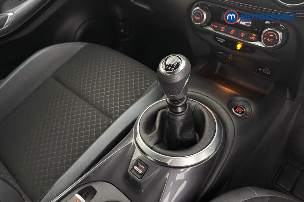 Nissan Juke N-Connecta Manual Petrol SUV - Stock Number (1660068) - 15th supplementary image