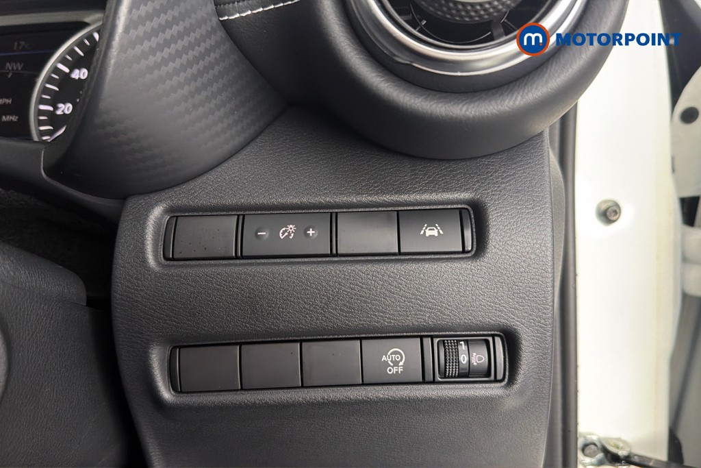 Nissan Juke N-Connecta Manual Petrol SUV - Stock Number (1660068) - 18th supplementary image
