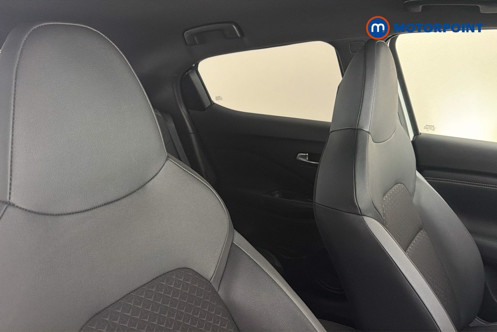 Nissan Juke N-Connecta Manual Petrol SUV - Stock Number (1660068) - 23rd supplementary image