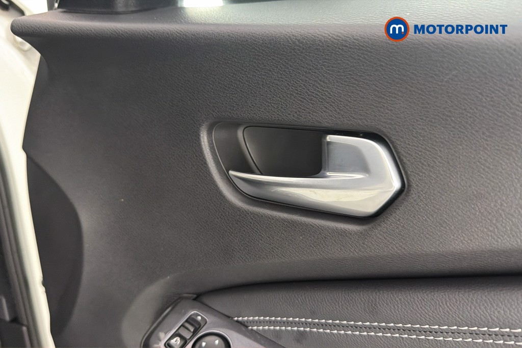 Nissan Juke N-Connecta Manual Petrol SUV - Stock Number (1660068) - 42nd supplementary image