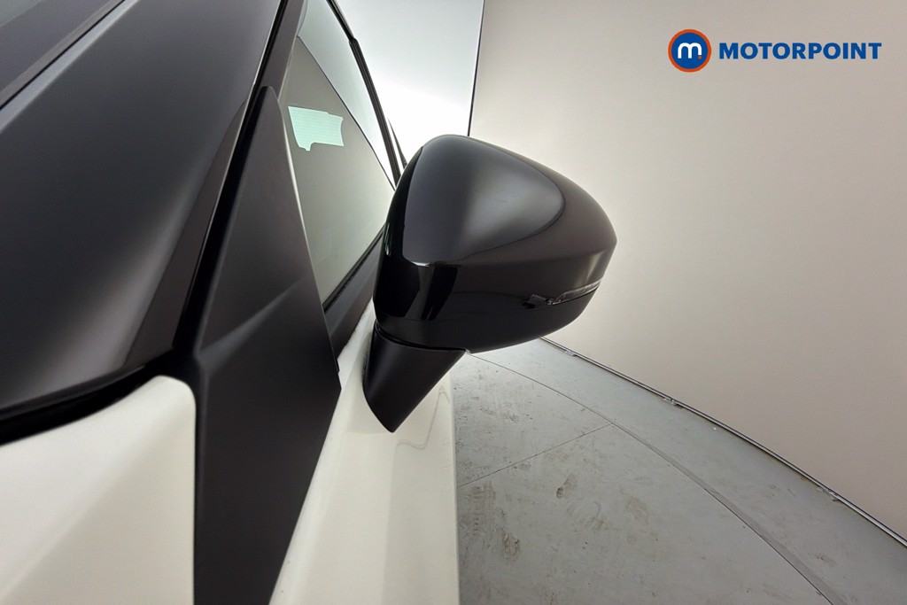 Nissan Juke N-Connecta Manual Petrol SUV - Stock Number (1660068) - 43rd supplementary image