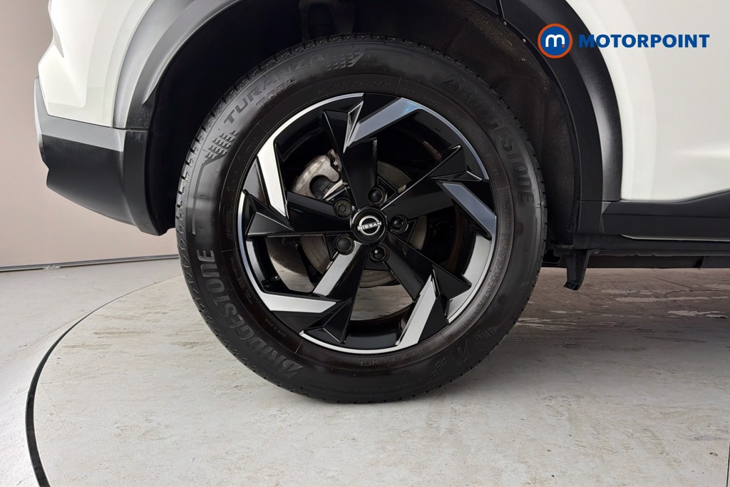 Nissan Juke N-Connecta Manual Petrol SUV - Stock Number (1660068) - 49th supplementary image