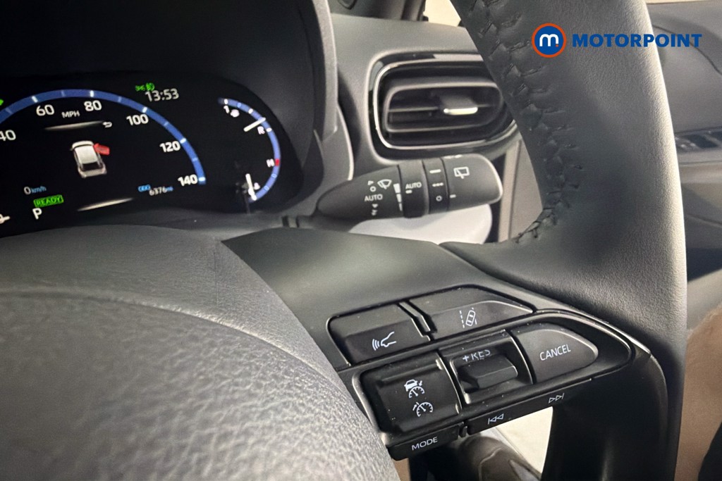 Toyota Yaris Cross Design Automatic Petrol-Electric Hybrid Estate - Stock Number (1660707) - 4th supplementary image