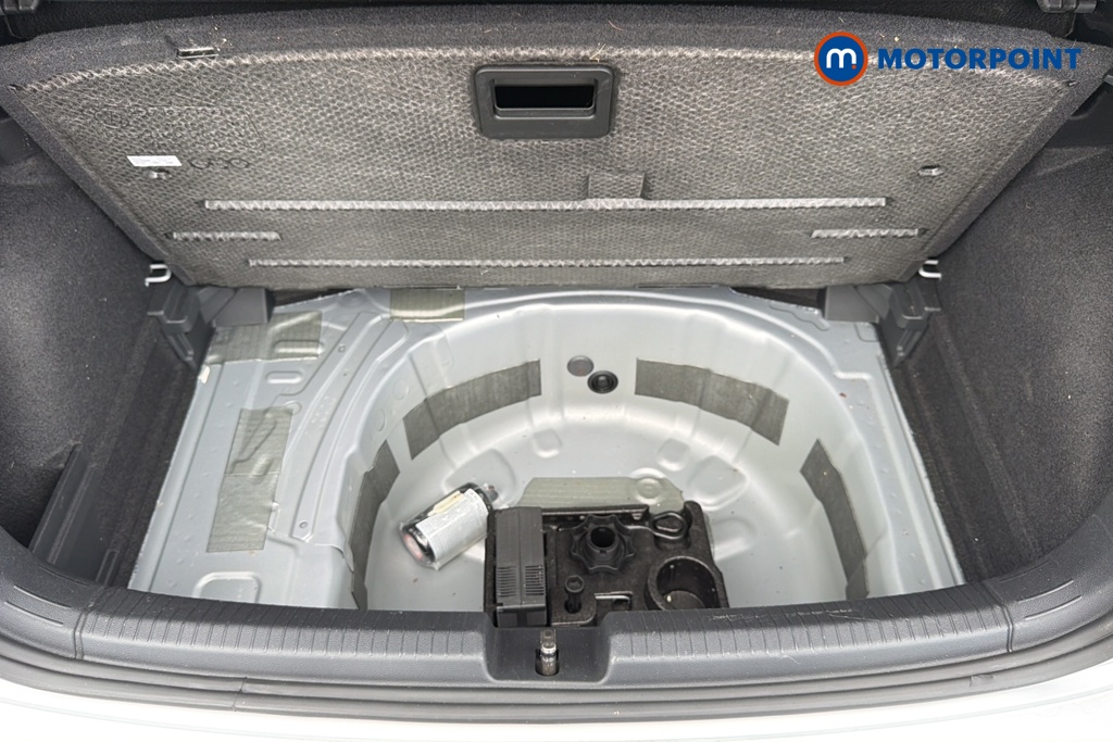 Volkswagen Polo Life Automatic Petrol Hatchback - Stock Number (1660809) - 33rd supplementary image