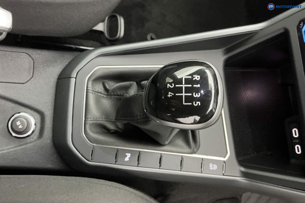 Volkswagen Polo R-Line Manual Petrol Hatchback - Stock Number (1661662) - 9th supplementary image