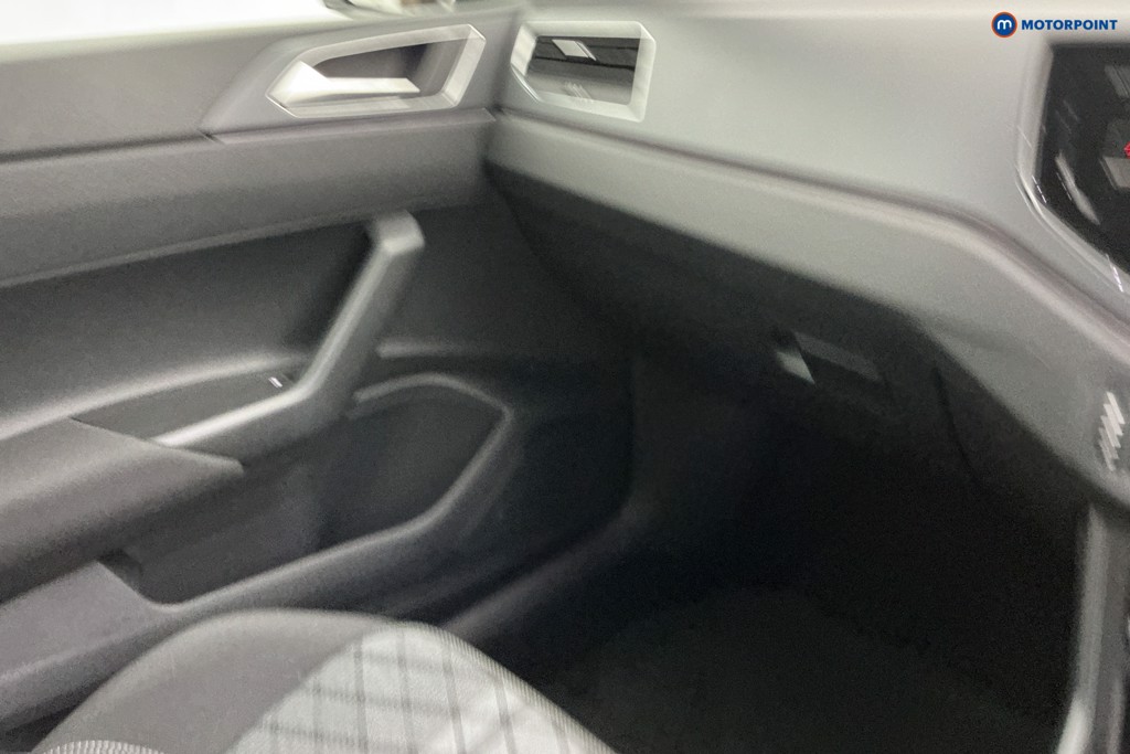 Volkswagen Polo R-Line Manual Petrol Hatchback - Stock Number (1661662) - 11th supplementary image