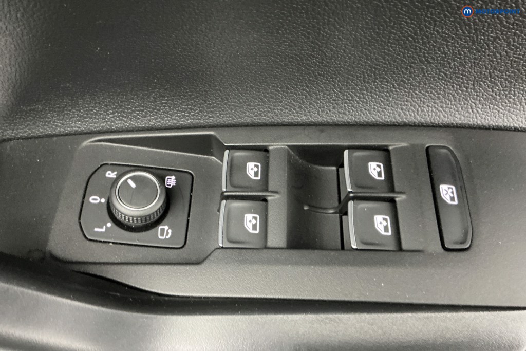 Volkswagen Polo R-Line Manual Petrol Hatchback - Stock Number (1661662) - 16th supplementary image