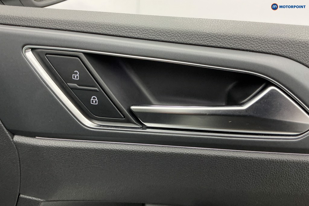 Volkswagen Polo R-Line Manual Petrol Hatchback - Stock Number (1661662) - 17th supplementary image