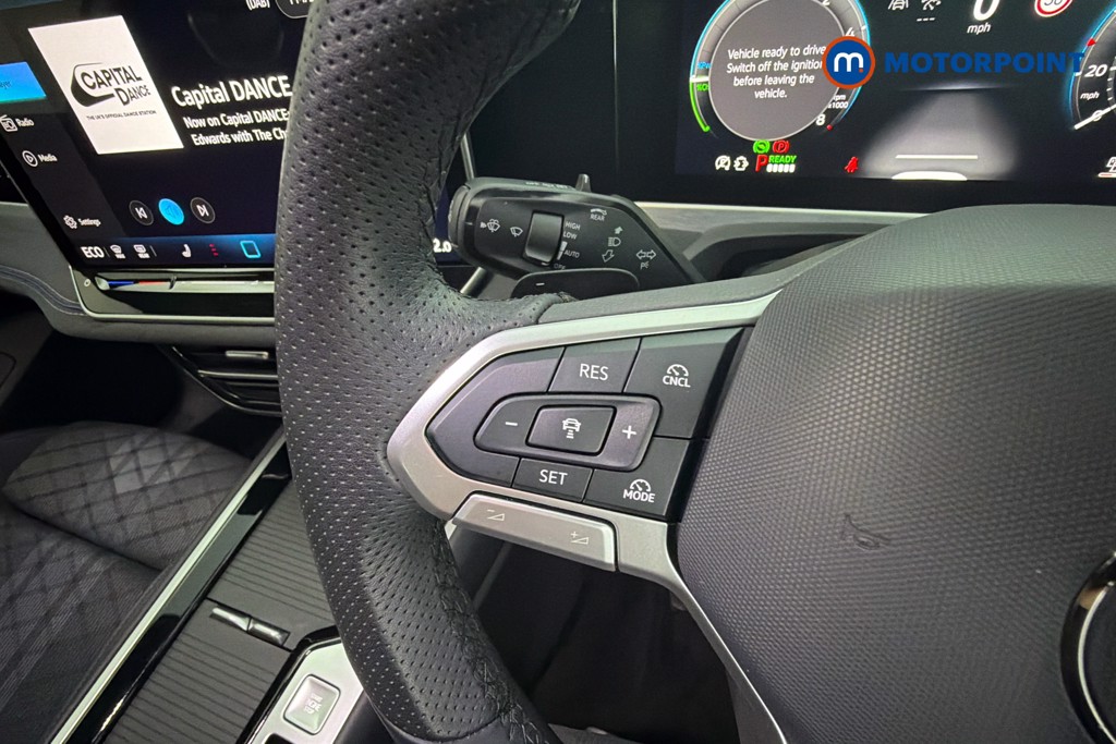 Volkswagen Passat R-Line Automatic Petrol Plug-In Hybrid Estate - Stock Number (1661968) - 3rd supplementary image