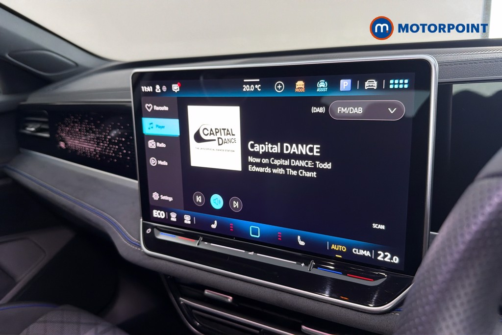 Volkswagen Passat R-Line Automatic Petrol Plug-In Hybrid Estate - Stock Number (1661968) - 9th supplementary image