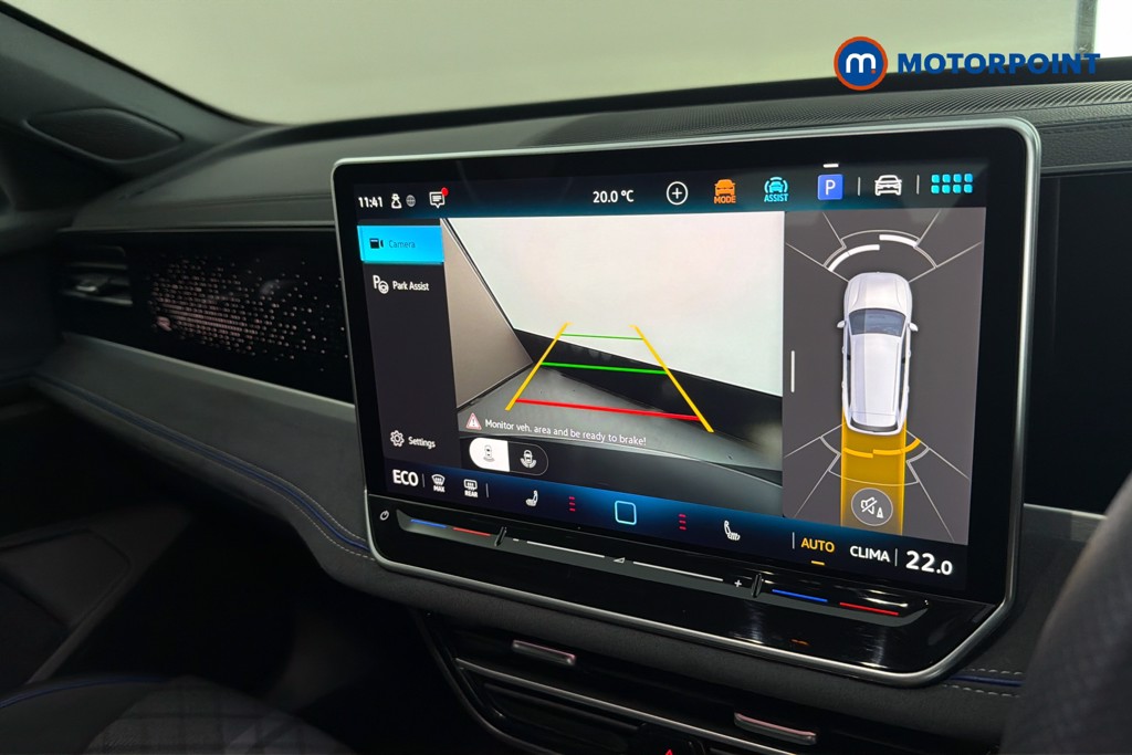 Volkswagen Passat R-Line Automatic Petrol Plug-In Hybrid Estate - Stock Number (1661968) - 13th supplementary image