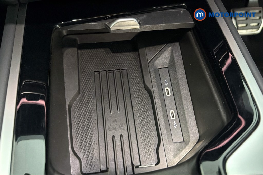 Volkswagen Passat R-Line Automatic Petrol Plug-In Hybrid Estate - Stock Number (1661968) - 17th supplementary image