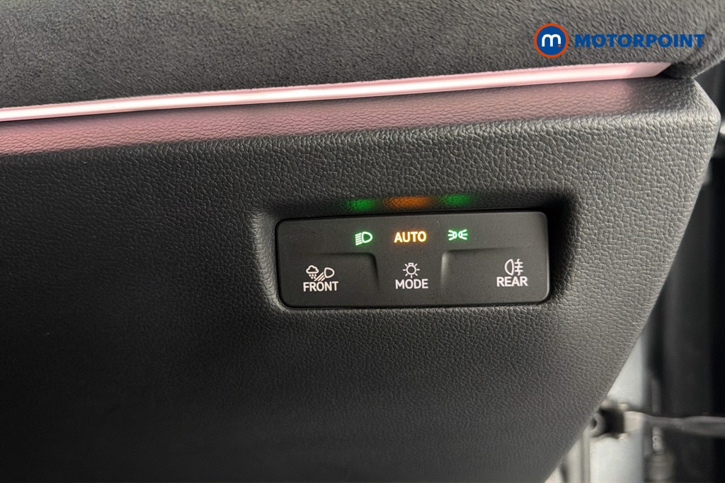 Volkswagen Passat R-Line Automatic Petrol Plug-In Hybrid Estate - Stock Number (1661968) - 18th supplementary image