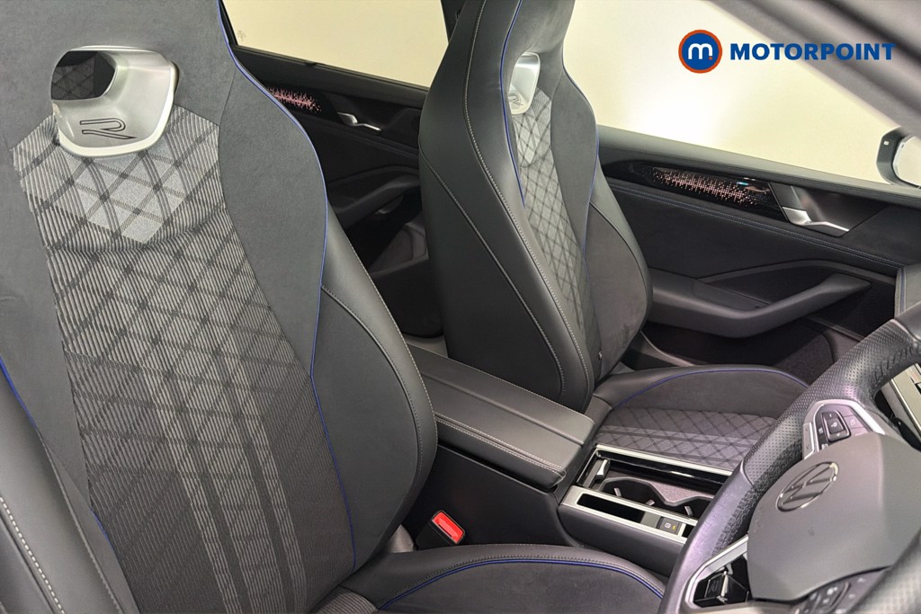 Volkswagen Passat R-Line Automatic Petrol Plug-In Hybrid Estate - Stock Number (1661968) - 22nd supplementary image