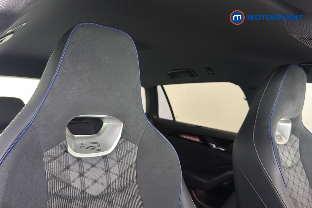Volkswagen Passat R-Line Automatic Petrol Plug-In Hybrid Estate - Stock Number (1661968) - 23rd supplementary image