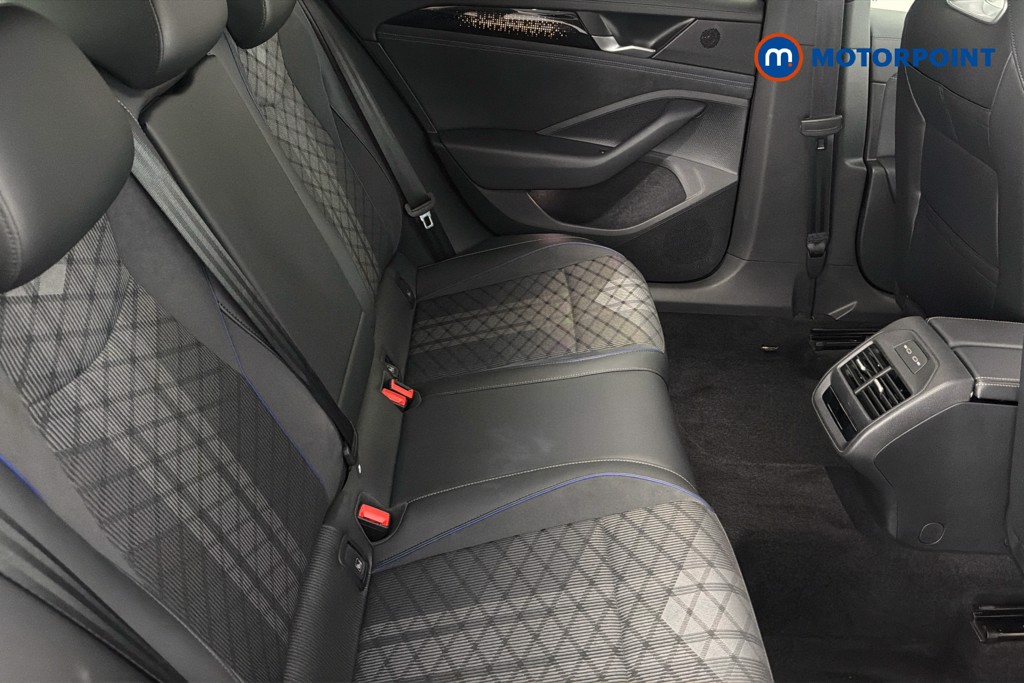 Volkswagen Passat R-Line Automatic Petrol Plug-In Hybrid Estate - Stock Number (1661968) - 28th supplementary image