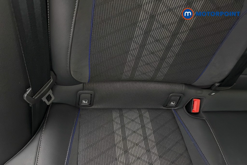Volkswagen Passat R-Line Automatic Petrol Plug-In Hybrid Estate - Stock Number (1661968) - 29th supplementary image