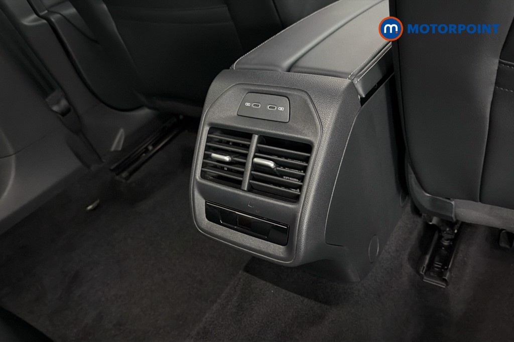 Volkswagen Passat R-Line Automatic Petrol Plug-In Hybrid Estate - Stock Number (1661968) - 30th supplementary image
