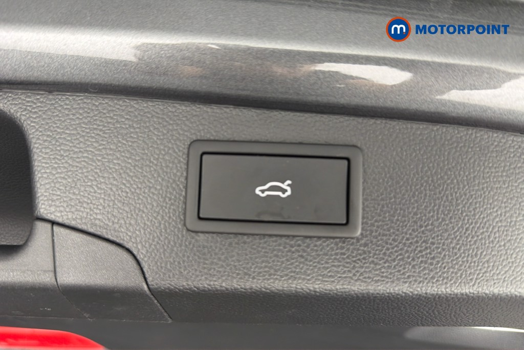 Volkswagen Passat R-Line Automatic Petrol Plug-In Hybrid Estate - Stock Number (1661968) - 35th supplementary image