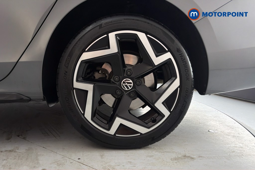 Volkswagen Passat R-Line Automatic Petrol Plug-In Hybrid Estate - Stock Number (1661968) - 48th supplementary image