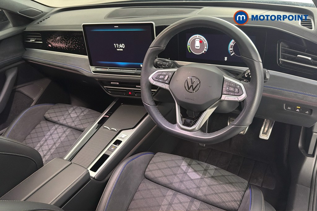 Volkswagen Passat R-Line Automatic Petrol Plug-In Hybrid Estate - Stock Number (1661968) - 1st supplementary image
