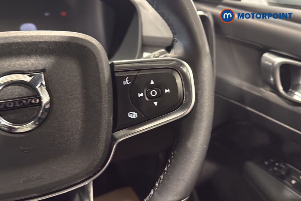 Volvo Xc40 Core Automatic Petrol SUV - Stock Number (1662389) - 3rd supplementary image