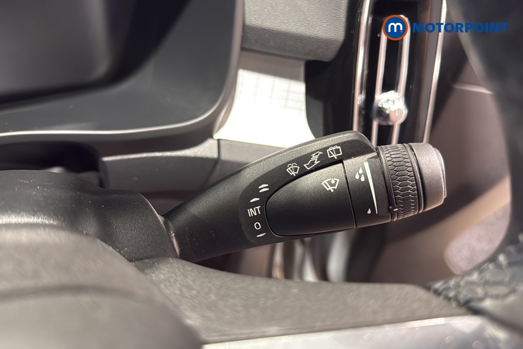 Volvo Xc40 Core Automatic Petrol SUV - Stock Number (1662389) - 6th supplementary image
