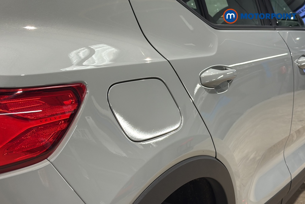 Volvo Xc40 Core Automatic Petrol SUV - Stock Number (1662389) - 41st supplementary image