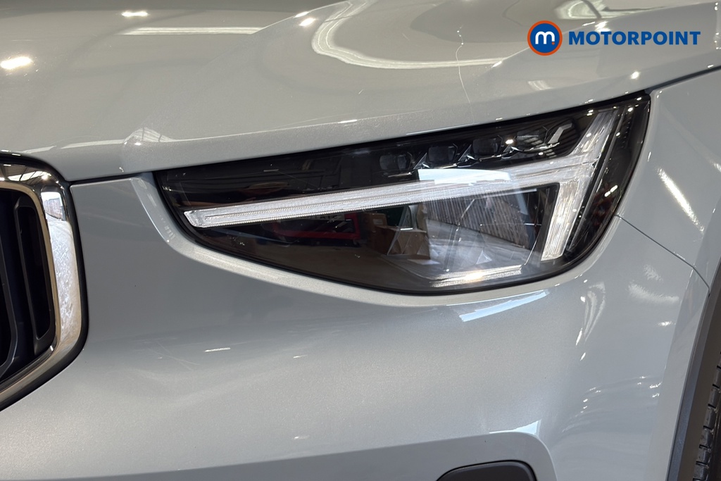 Volvo Xc40 Core Automatic Petrol SUV - Stock Number (1662389) - 42nd supplementary image