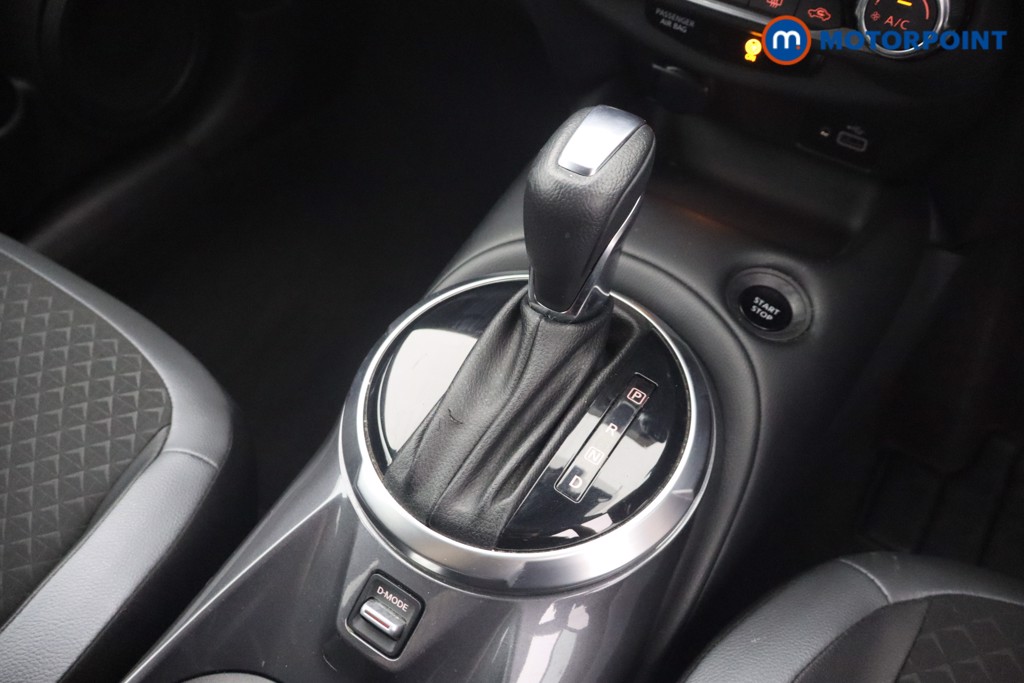 Nissan Juke N-Connecta Automatic Petrol-Electric Hybrid SUV - Stock Number (1621189) - 4th supplementary image