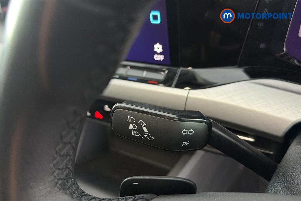 Volkswagen Golf Life Automatic Petrol Hatchback - Stock Number (1626243) - 5th supplementary image