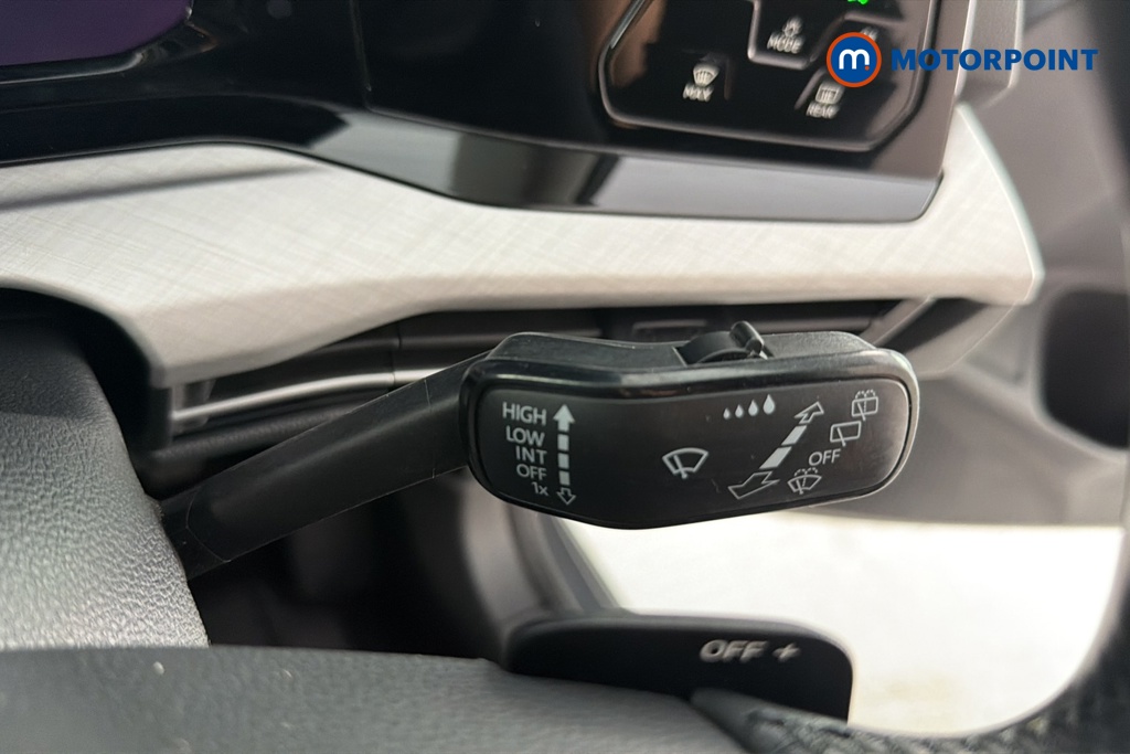 Volkswagen Golf Life Automatic Petrol Hatchback - Stock Number (1626243) - 6th supplementary image