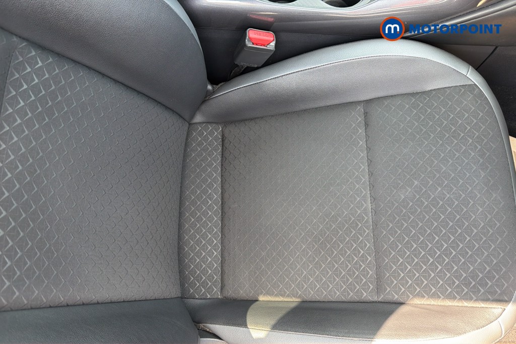 Nissan Juke N-Connecta Automatic Petrol SUV - Stock Number (1632895) - 22nd supplementary image