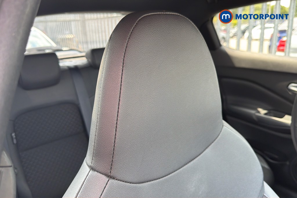 Nissan Juke N-Connecta Automatic Petrol SUV - Stock Number (1632895) - 23rd supplementary image