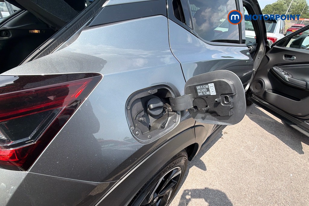Nissan Juke N-Connecta Automatic Petrol SUV - Stock Number (1632895) - 41st supplementary image