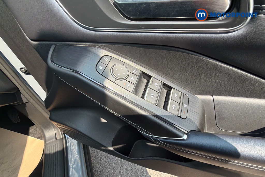 Nissan Qashqai Tekna Automatic Petrol-Electric Hybrid SUV - Stock Number (1634402) - 20th supplementary image
