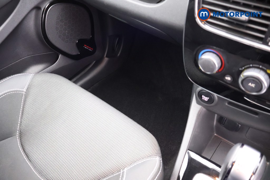 Renault Clio Iconic Automatic Diesel Hatchback - Stock Number (1648209) - 12th supplementary image