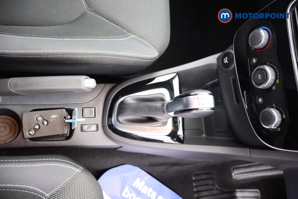 Renault Clio Iconic Automatic Diesel Hatchback - Stock Number (1648209) - 13th supplementary image