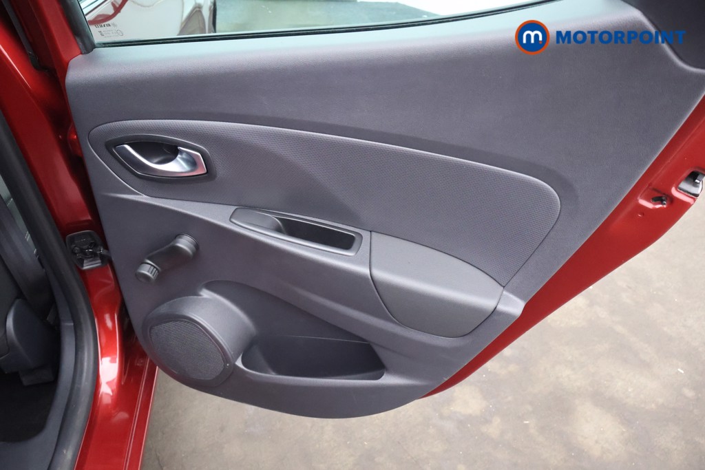 Renault Clio Iconic Automatic Diesel Hatchback - Stock Number (1648209) - 17th supplementary image