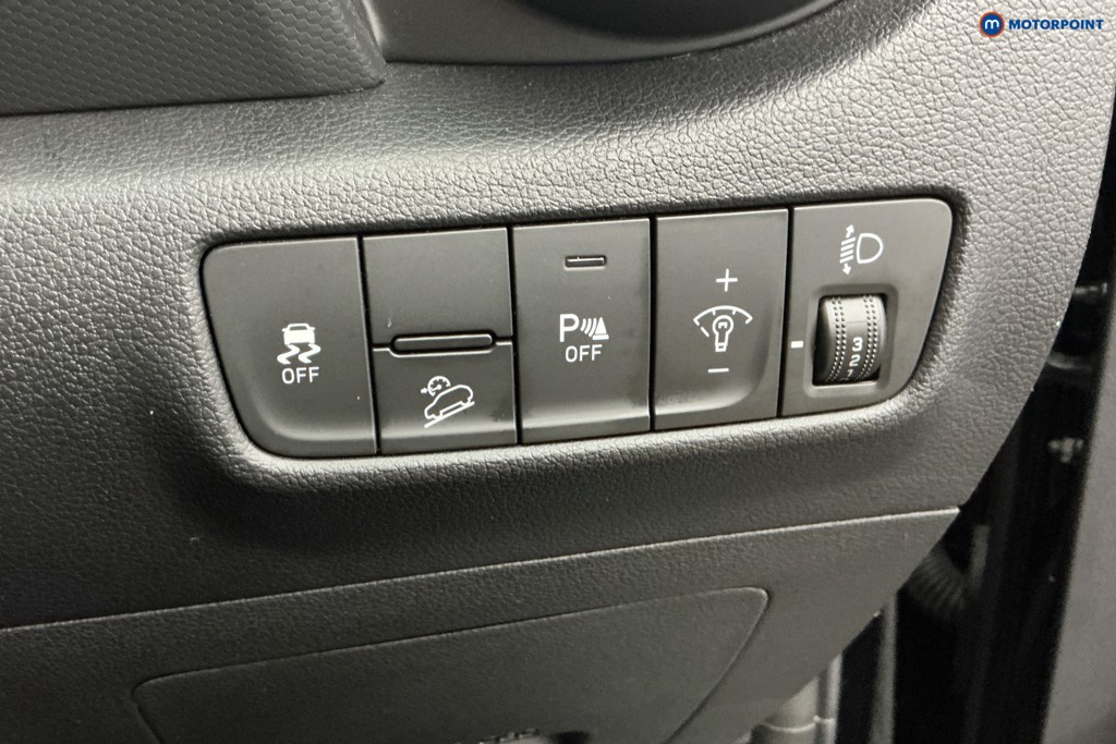 Hyundai Kona Se Connect Manual Petrol SUV - Stock Number (1650856) - 13th supplementary image