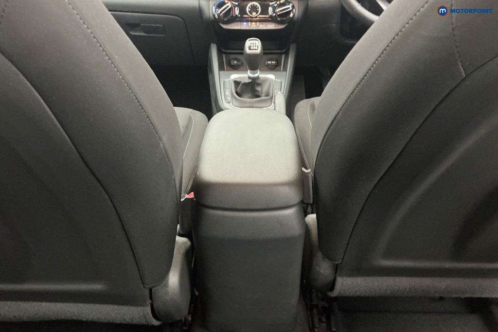 Hyundai Kona Se Connect Manual Petrol SUV - Stock Number (1650856) - 16th supplementary image